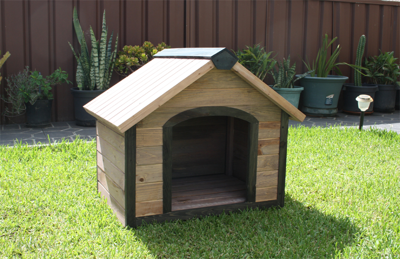 Small Wooden Dog House Pro